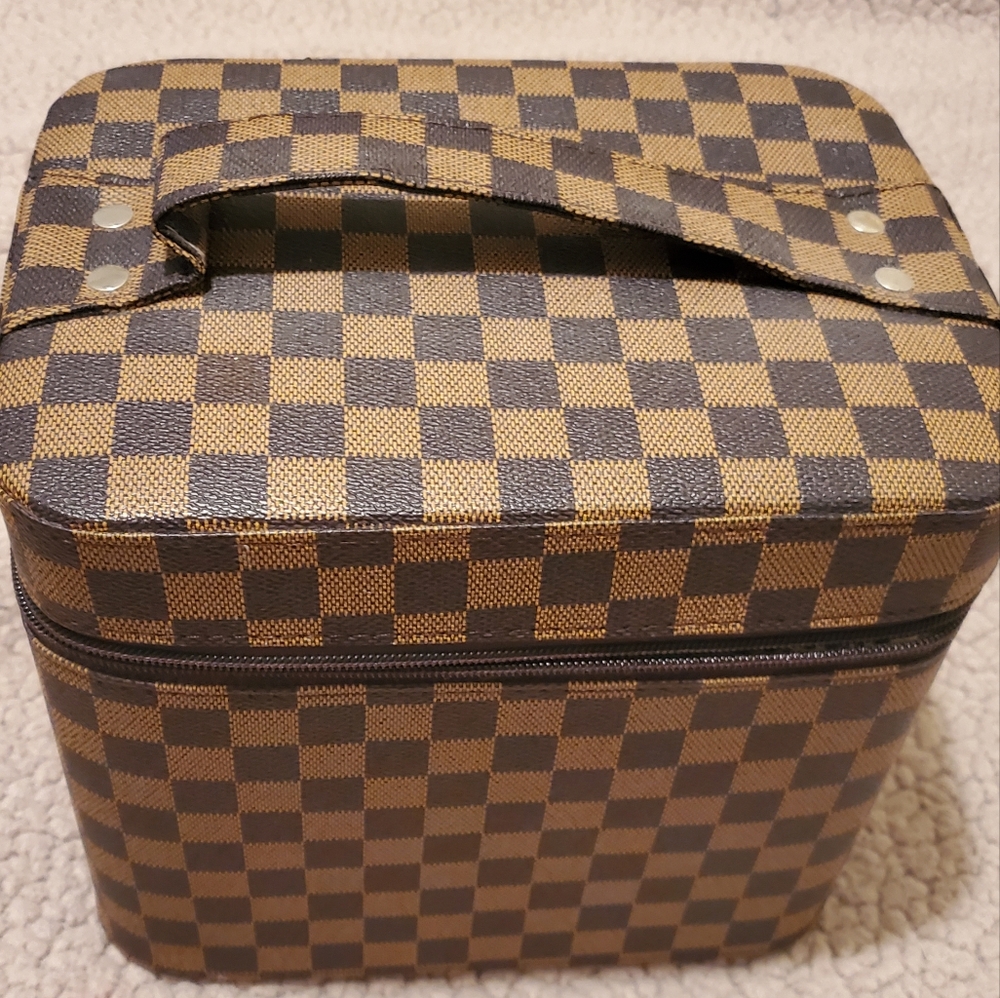 Checkered cosmetic case